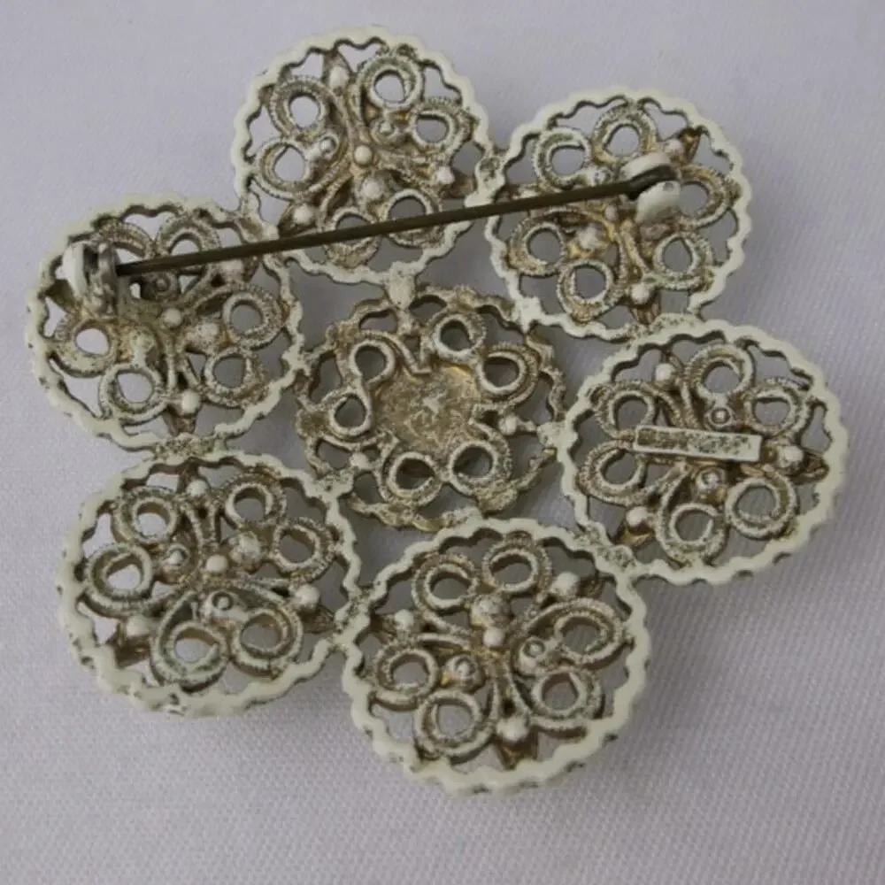 Vintage‎ Florenza ? Enamel Brooch Lace Cream White Gold Tone